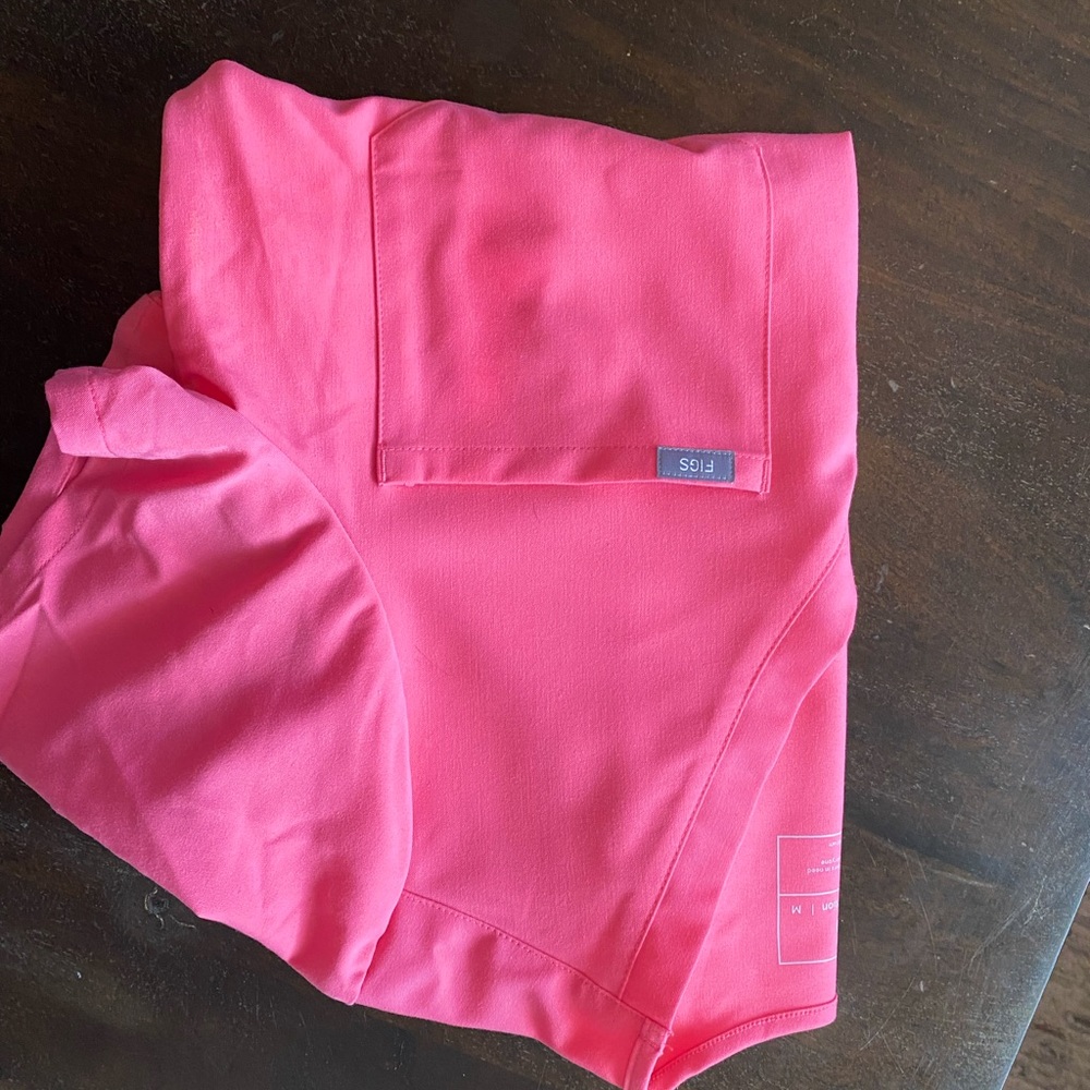 Neon pink figs top Catalina one pocket! Small